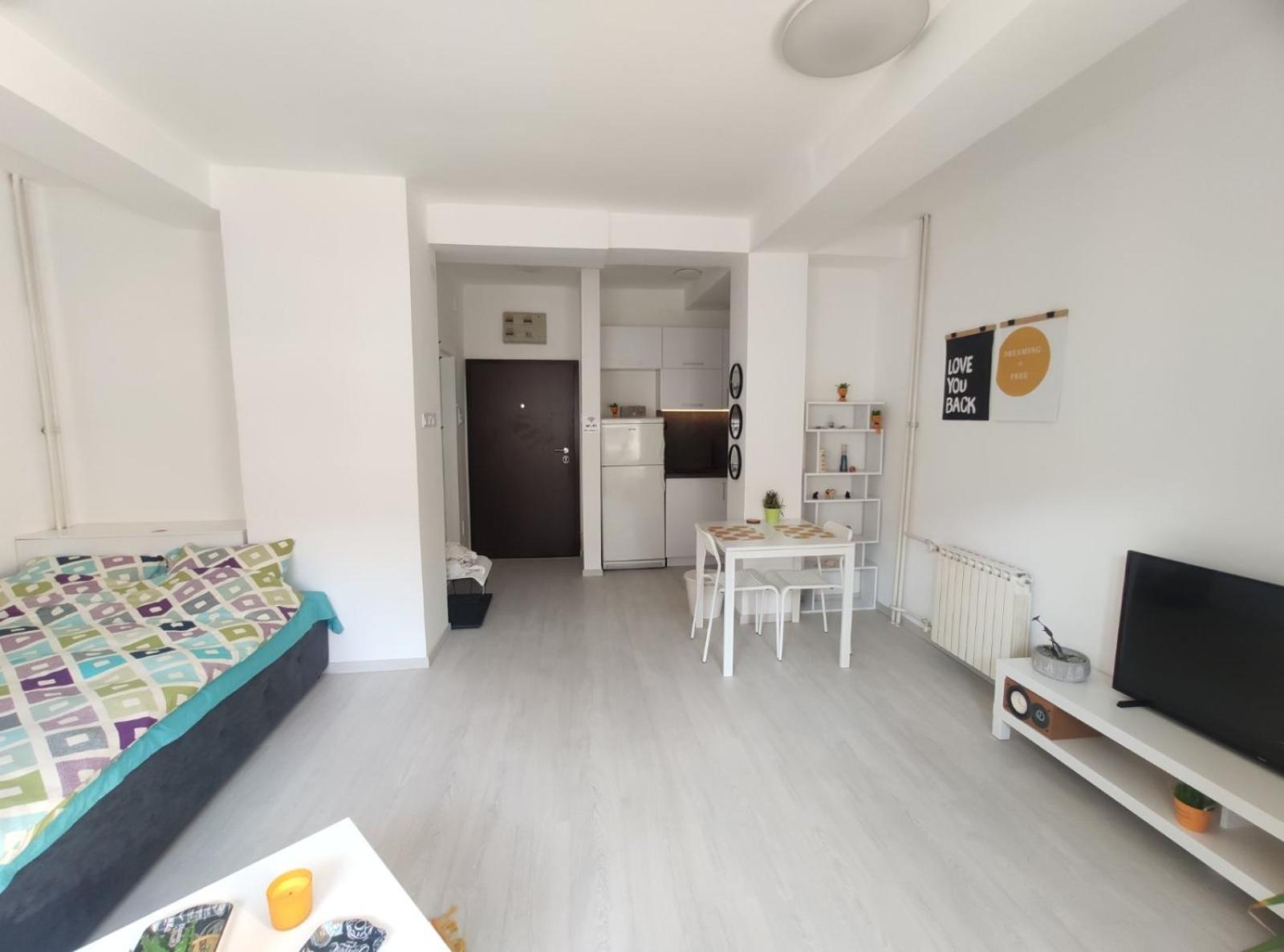 City Center White Apartment! Скопье Экстерьер фото